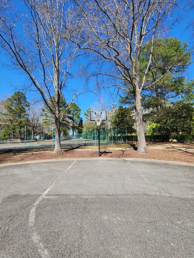 Building Photo - Chapel Hill / Finley Forest Townhouse AVAIL
