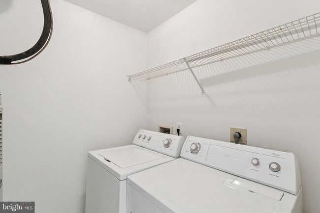 Building Photo - 11892 Breton Ct