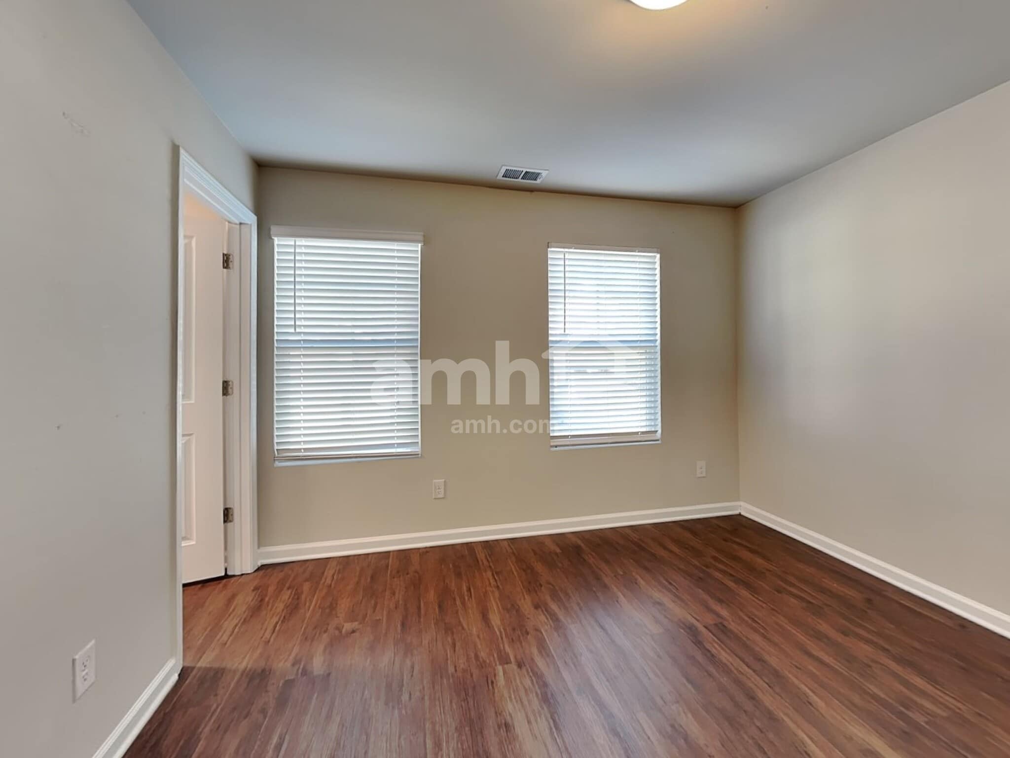 Building Photo - 218 Omega Ct