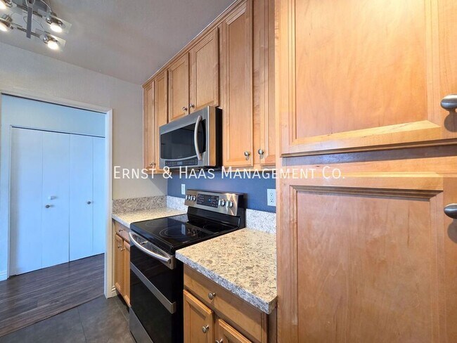 Building Photo - 4170 Elm Ave
