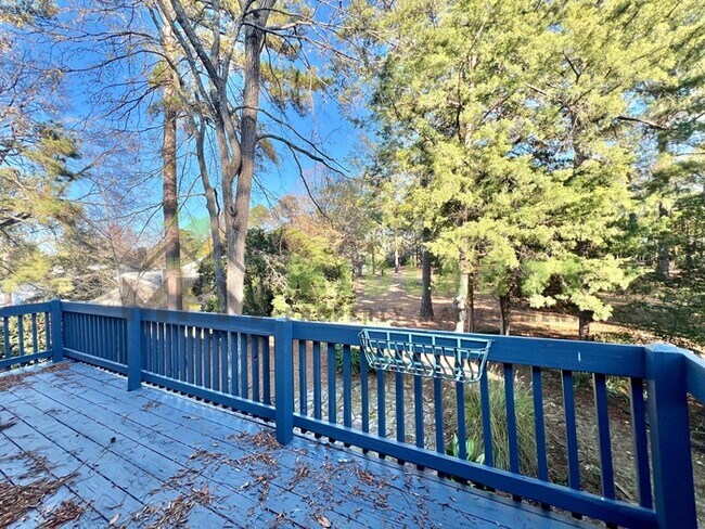 Building Photo - 201 Mariners Row