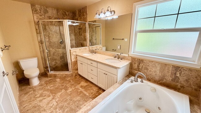 Building Photo - Desirable Mountain View 4 Bed + 3.5 Bath + Office Home. Close to Downtown Mountain View. Great Lo...