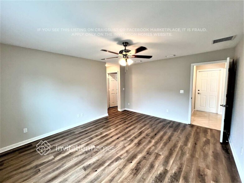 Building Photo - 832 SE Starflower Ave