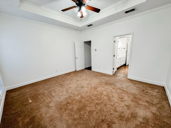 Building Photo - 141 Hazelnut Cir