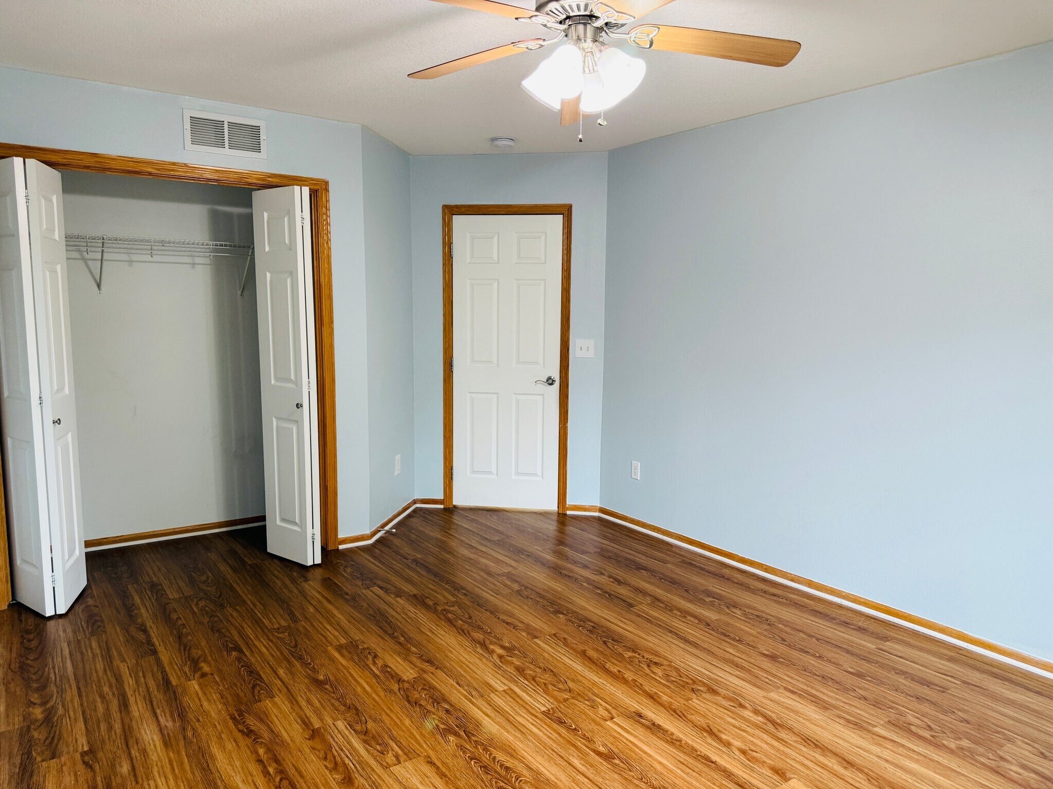 Building Photo - 3799 Village Run Dr
