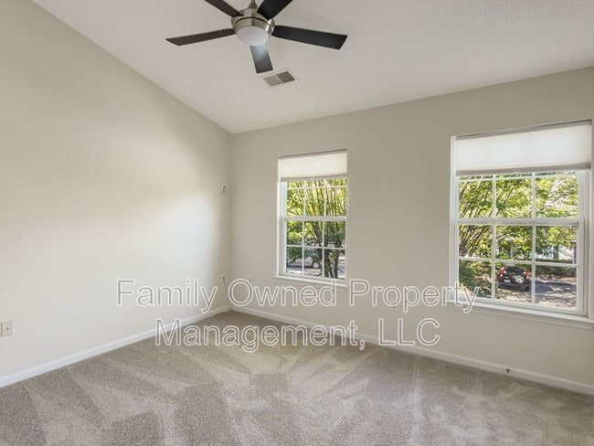 Building Photo - 502 Tree Branch Cir