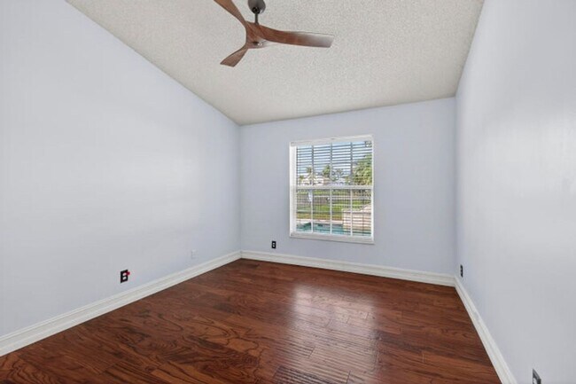 Building Photo - 9121 Paragon Way