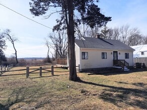 Building Photo - 69 Arleita St