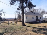 Building Photo - 69 Arleita St