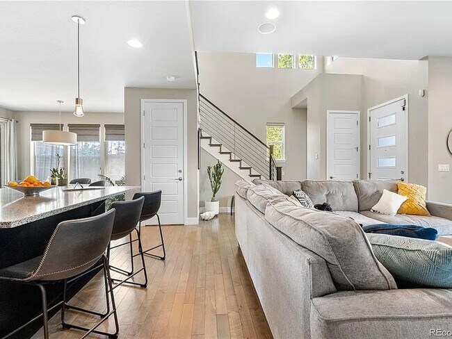 Building Photo - Stunning 4BR House on corner lot in Denver...
