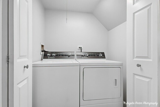 Building Photo - 1240 Huntington Dr