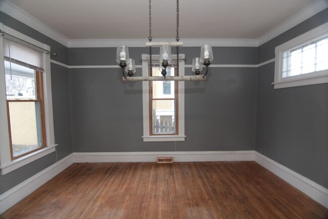 Building Photo - 4 bedroom home in the East Village of Dave...