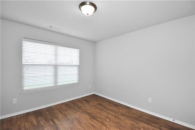 Building Photo - Great home near Bentonville West