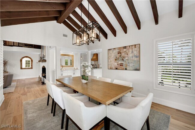 Building Photo - 5850 Pelican Bay Blvd