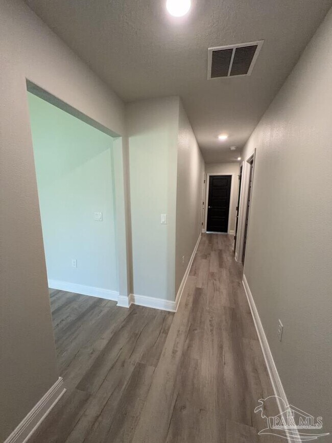 Building Photo - 6264 Pineapple DR