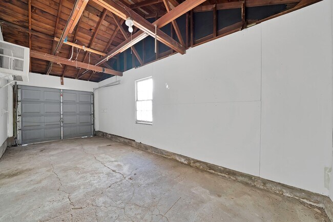 Building Photo - 2309 8th Ave