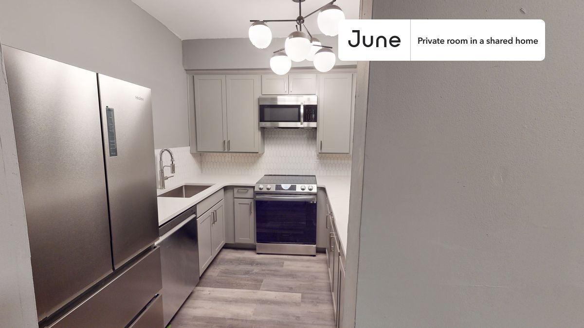 Building Photo - Room in Shared 5 bed/2 bath home in Columbia Heights