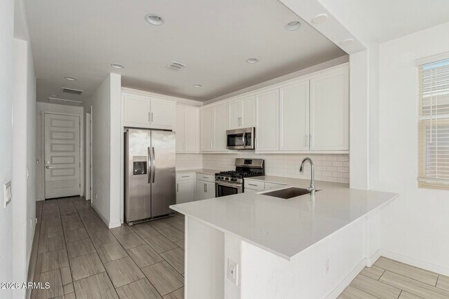 Building Photo - 9208 W Sells Dr