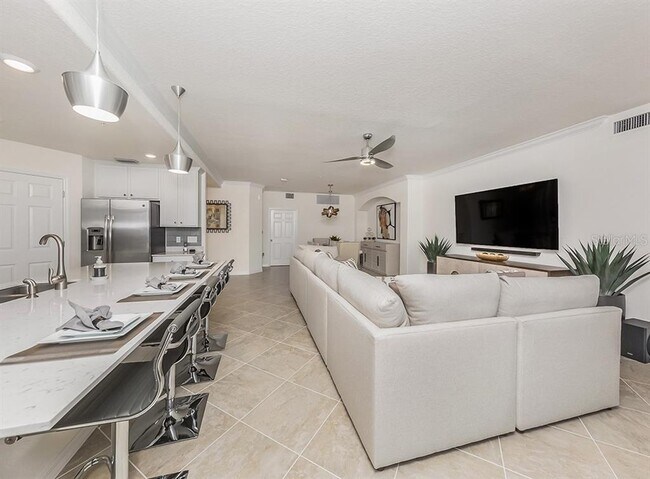 Building Photo - 10792 Tarflower Dr