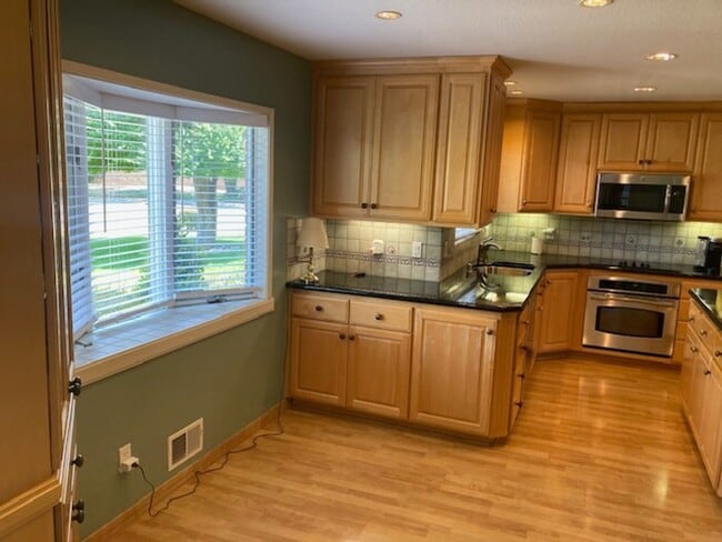 Building Photo - Rare Willow Glen Gem: Spacious 4BR Family Compound on a 9,000+ Sq. Ft. Lot