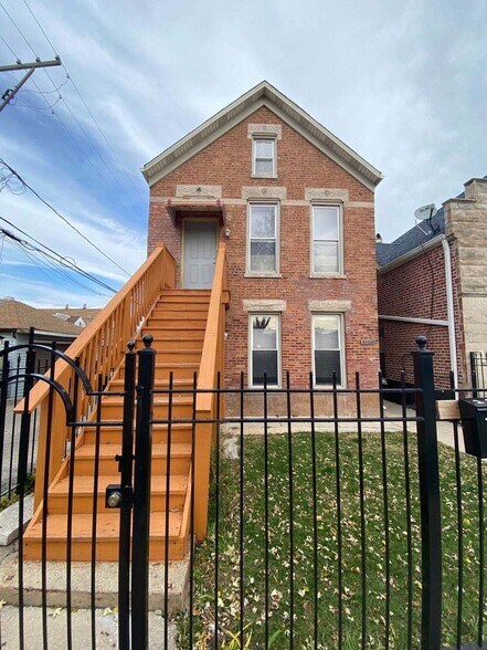 Building Photo - 3242 W 38th Pl