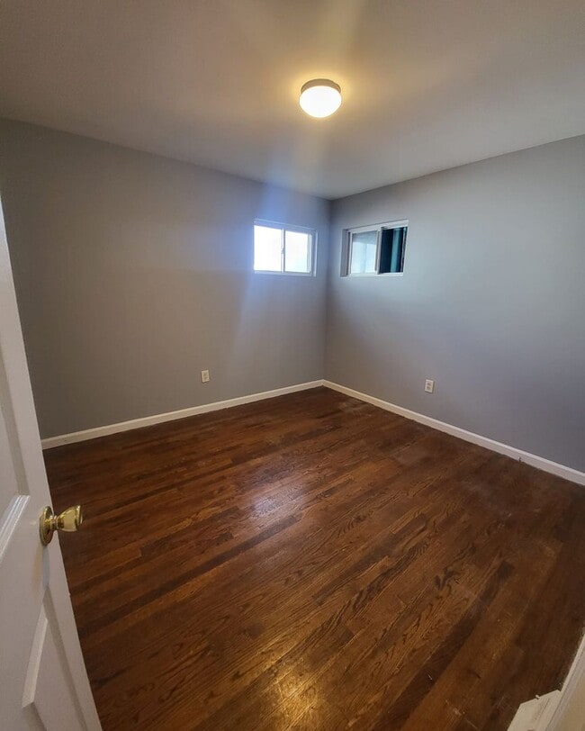 Building Photo - 3 bed 1 bath