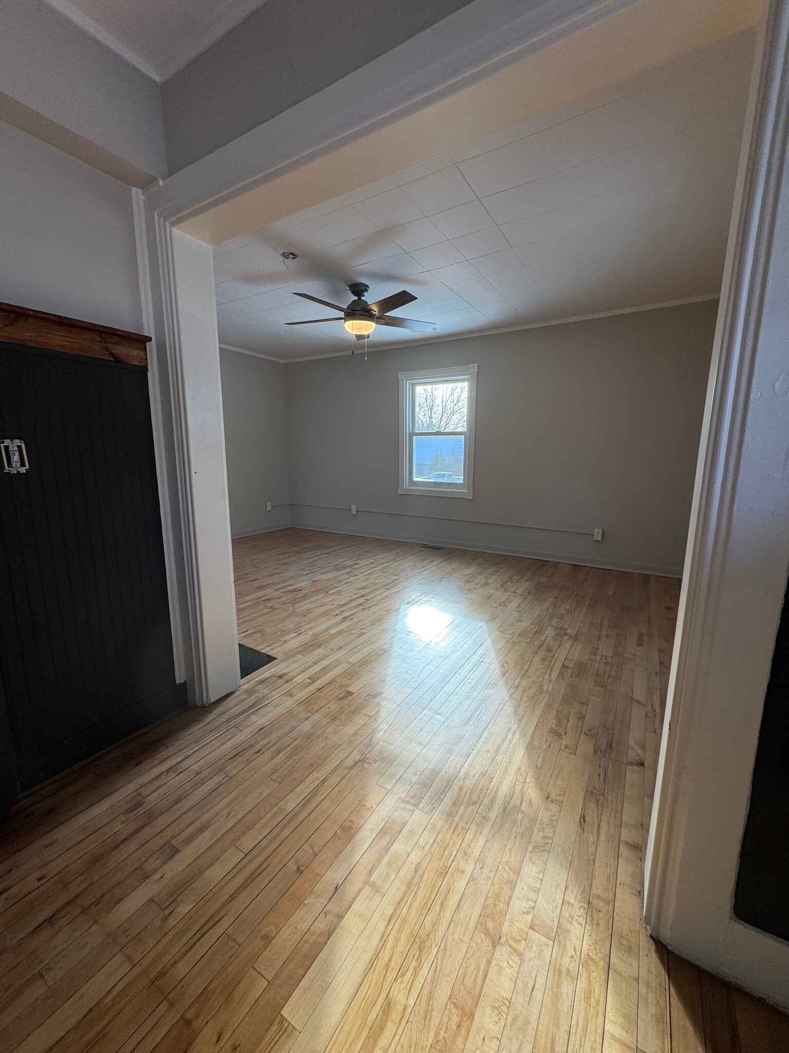 Building Photo - 923 7th St S