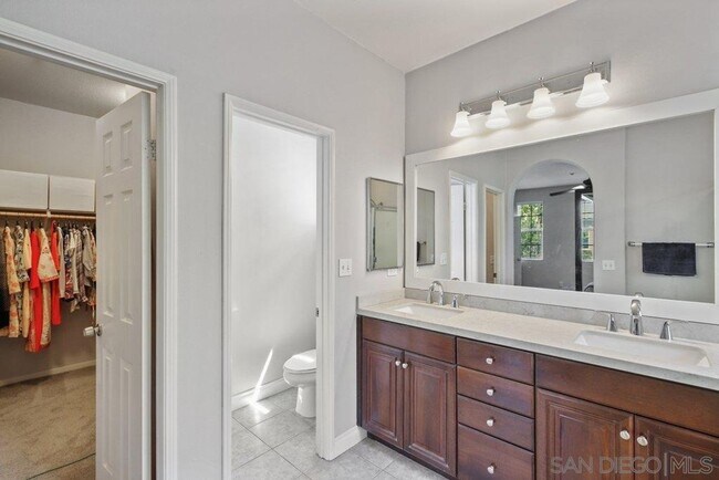 Building Photo - 907 Mira Lago Way