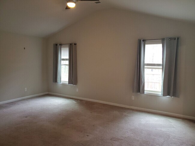 Building Photo - 3216 Baylor Cir