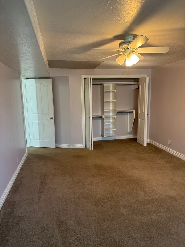 Building Photo - 7744 Mountain Estates Dr