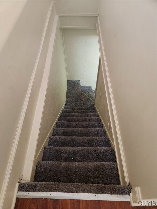 Building Photo - 410 Graves St