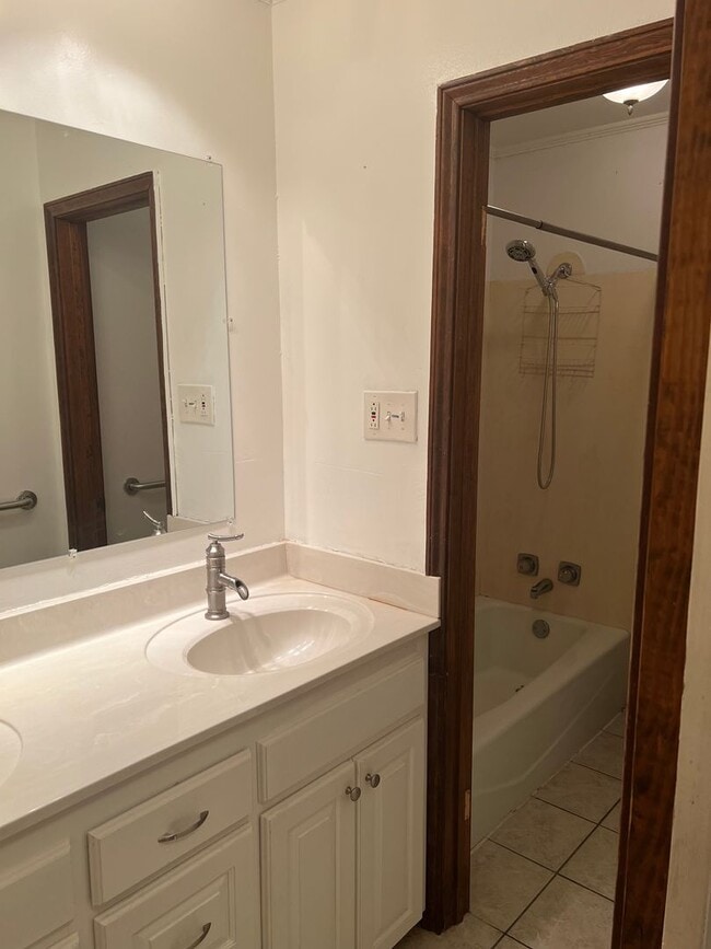 Building Photo - Home for Lease