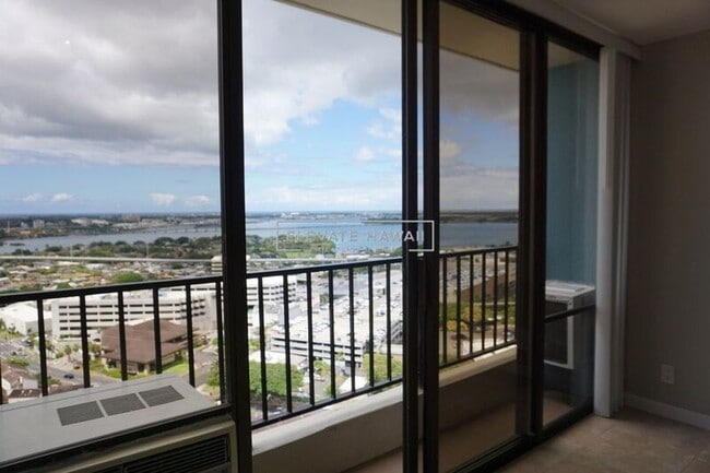Building Photo - 98-402-402 Koauka Loop