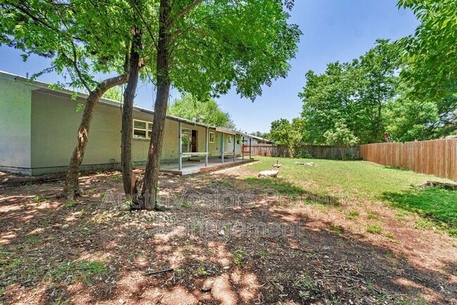 Building Photo - 2502 Cypress Ln