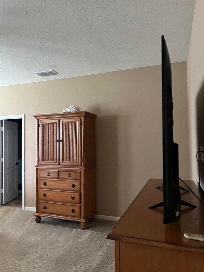 Building Photo - 139 Port Royal Ct