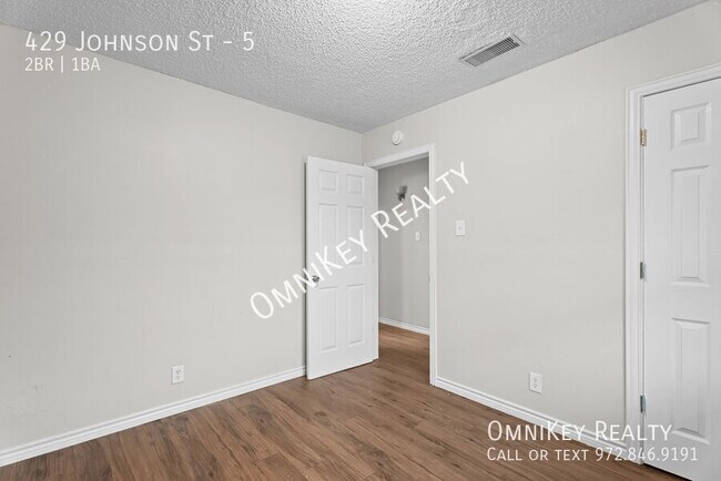 Building Photo - 429 Johnson St