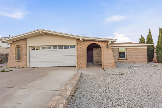 Building Photo - 4613 Sun Valley Dr