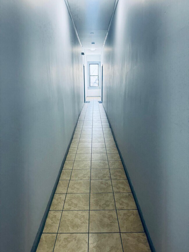 Building Photo - 66 Tuers Ave