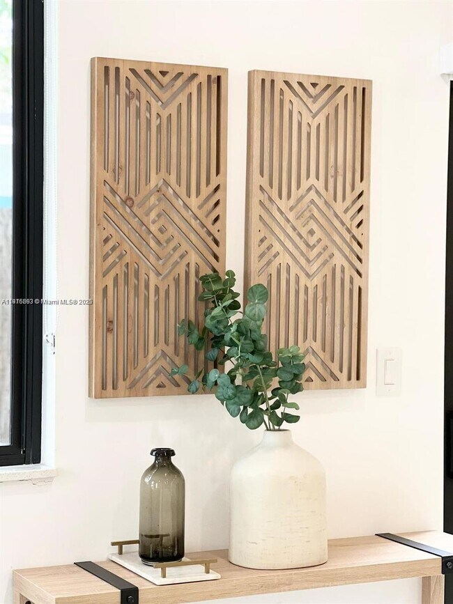 Building Photo - 2150 SW 46th Ct