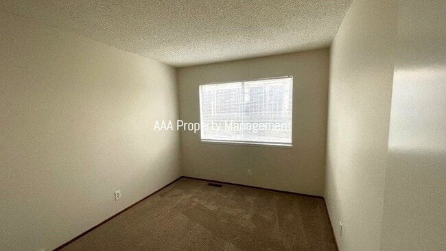 Building Photo - Nice 4 bedroom 2 bath Single family home in great neighborhood!