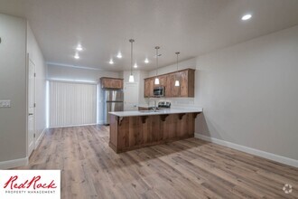 Building Photo - Townhome in Hurricane Heights!