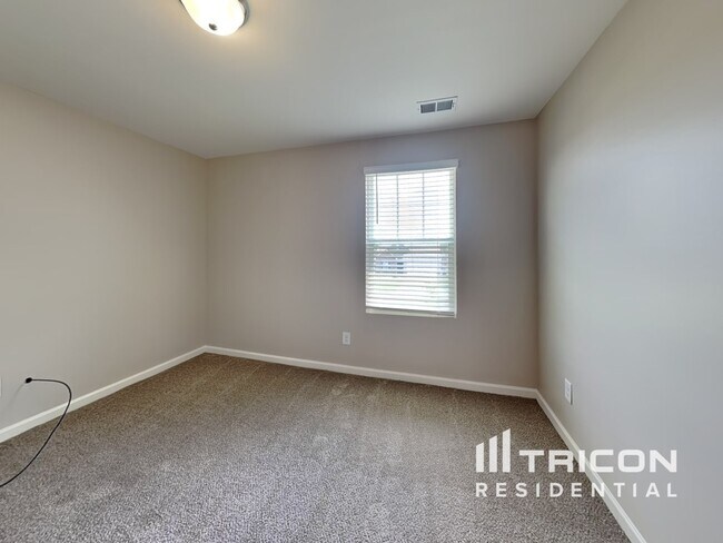 Building Photo - 44 Dorsey Wy