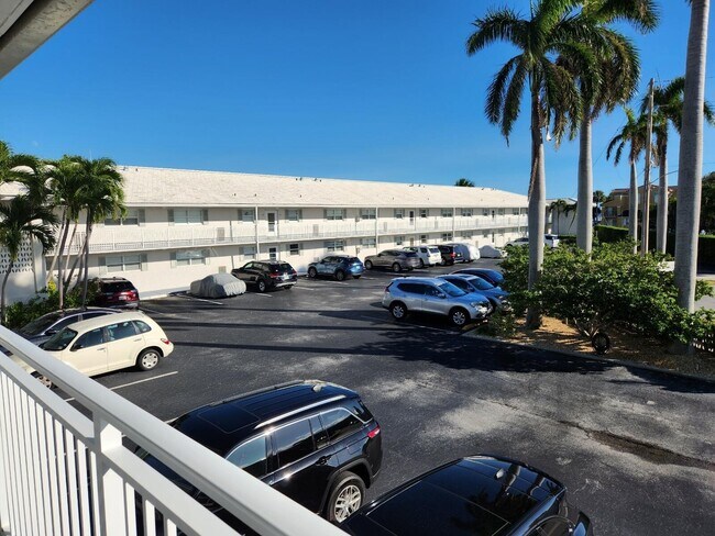 Building Photo - 100 Lehane Terrace