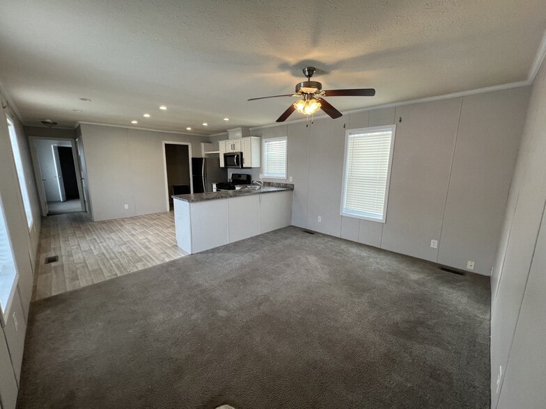 Building Photo - 94 Belmar St