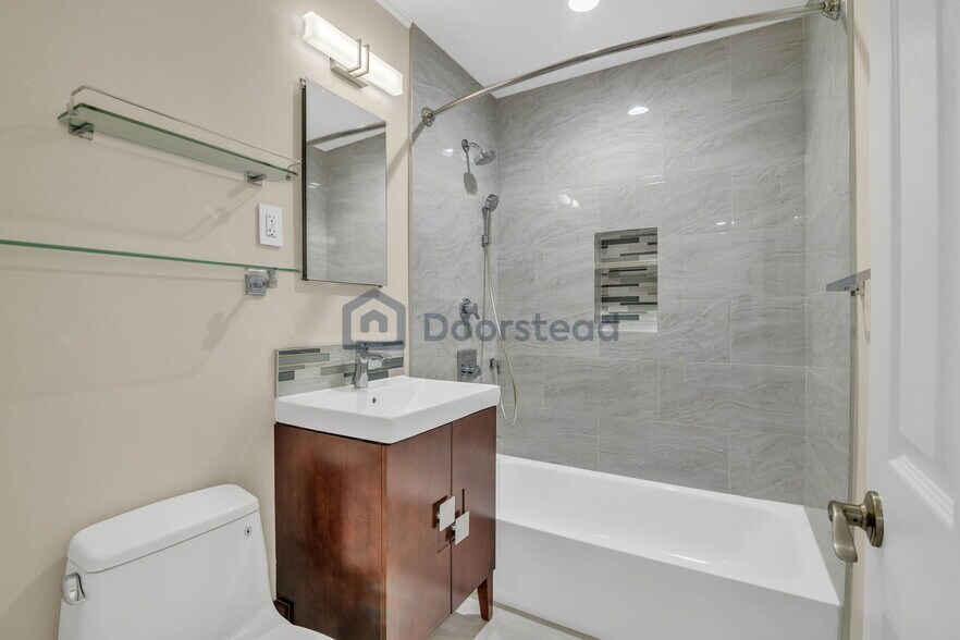 Building Photo - 505 Hiller St