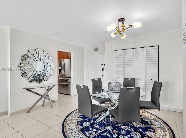 Building Photo - 3140 S Ocean Dr