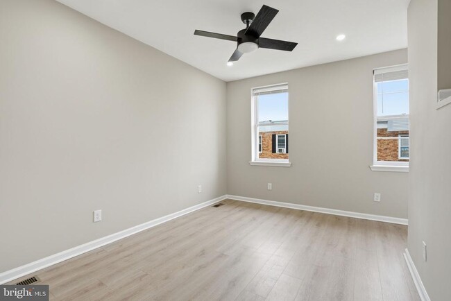 Building Photo - 2710 Mura St