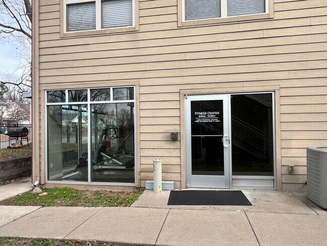 Building Photo - 2 Bedroom, 2 Bath Modern, Open Floor Plan