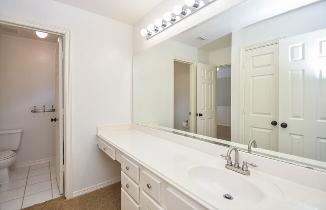 Building Photo - 22402 Caroline Chase Ct