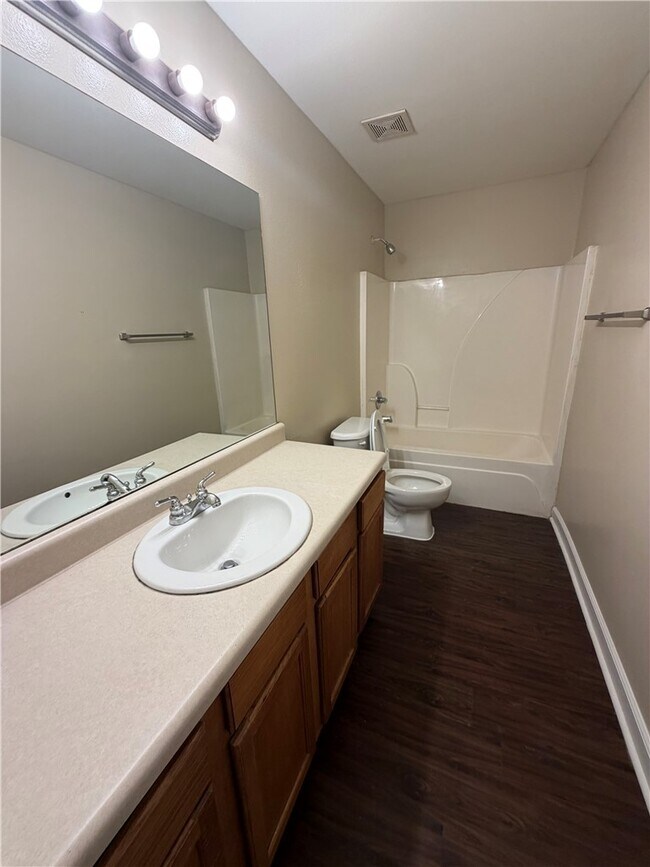 Building Photo - 231 Graystone Cir